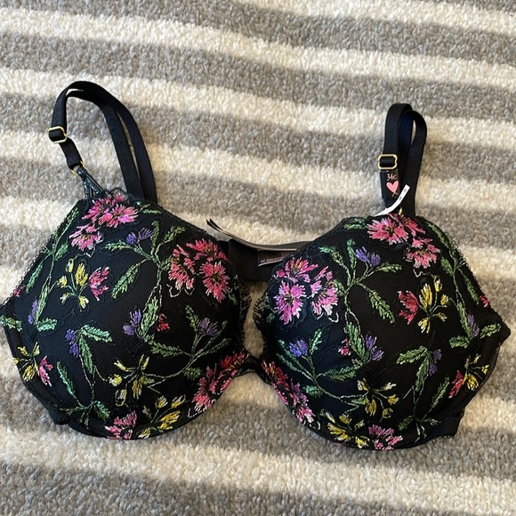 Victoria’s Secret Very Sexy Embroidery Floral Lace push up Bra